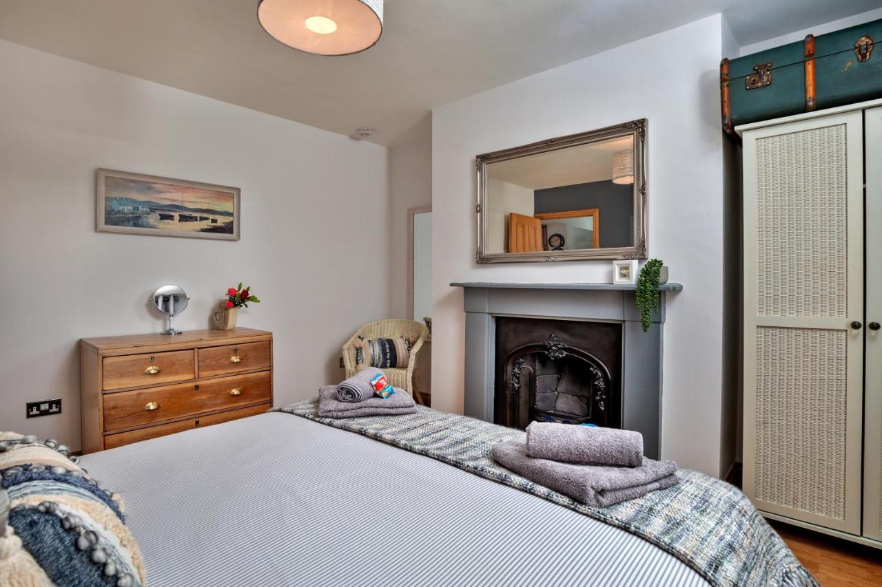 Finest Retreats - Oystercatcher * Whitby